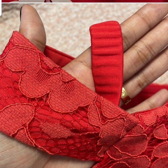 Lulu's red off the shoulder lace gown size Small - Picture 3 of 4